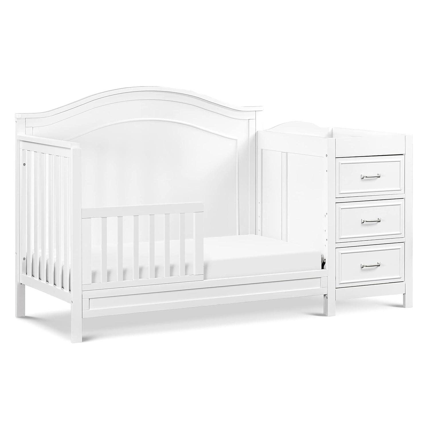 daVinci Charlie 4-in-1 Convertible Crib and Changer with Storage
