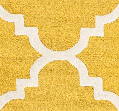 SAFAVIEH Cambridge Justine Geometric Quatrefoil Wool Area Rug, Gold/Ivory, 2' x 3'