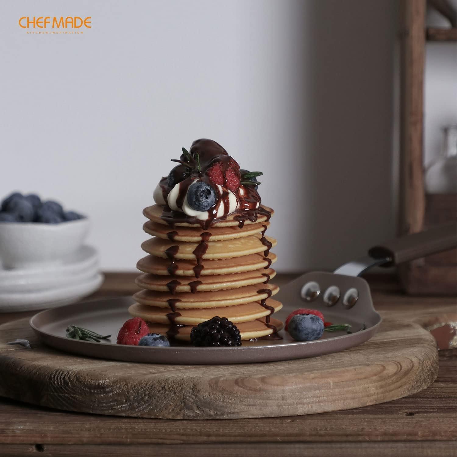 CHEFMADE 8-inch Non-Stick Crepe Pan with Bamboo Spreader & Silicone Handle, Compatible with Gas/Induction/Electric (Champagne Gold)