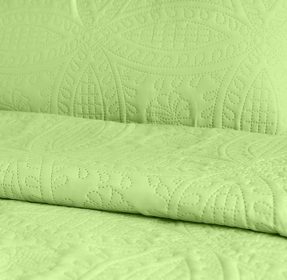 Mezzati Prestige Bedspread Coverlet Set - Soft Brushed Microfiber Comforter Bedding Cover, 3-Piece Quilt Set (King/Cal King, Tomatillo Green)