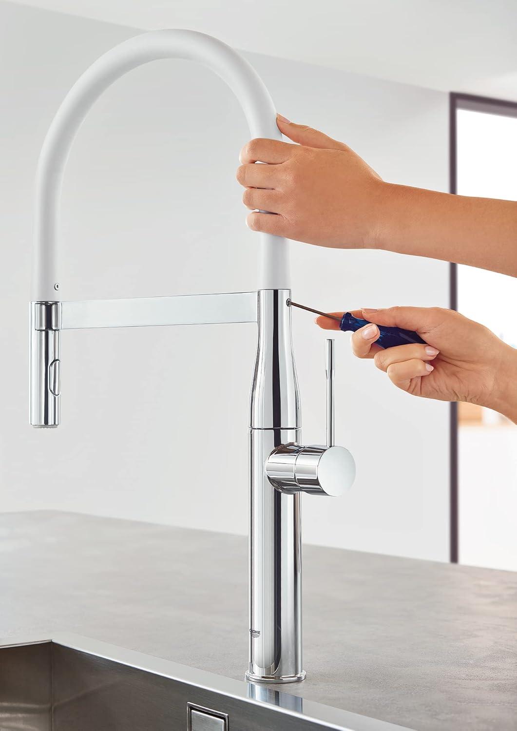 Modern Chrome Kitchen Faucet with 360° Swivel and Pull-Down Spray