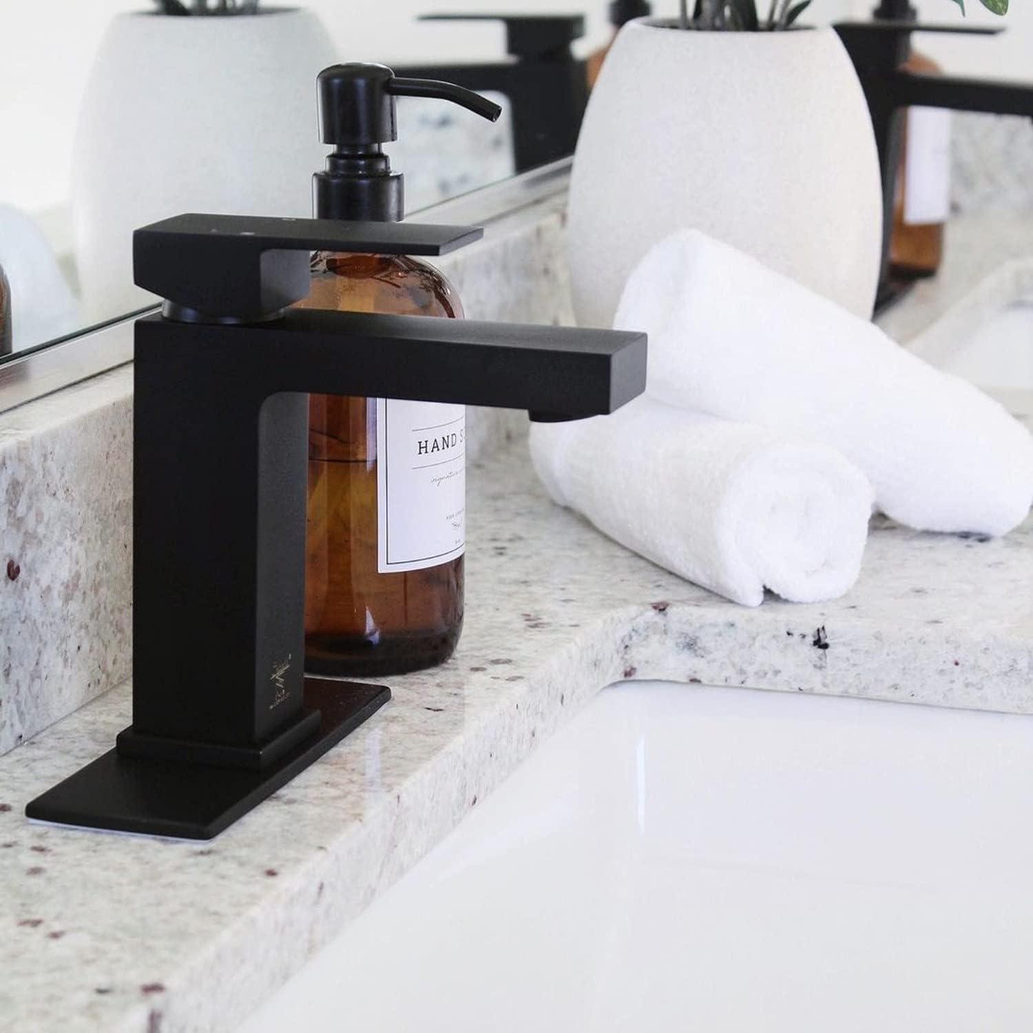 Single-handle Bathroom Faucet with Drain Assembly