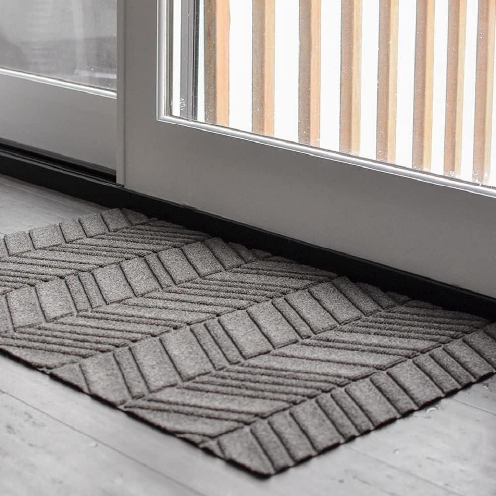 Graphite Recycled Polyester Chevron Doormat 21.5 x 35 Inches