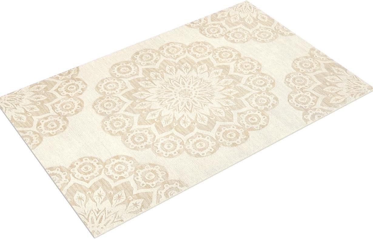 SAFAVIEH Blossom Brody Medallion Wool Area Rug, Ivory/Beige, 5' x 8'