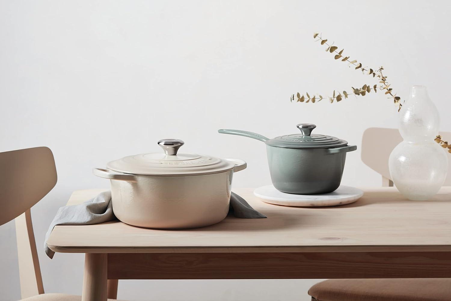 Le Creuset Signature Enameled Cast Iron Round Dutch Oven with Lid