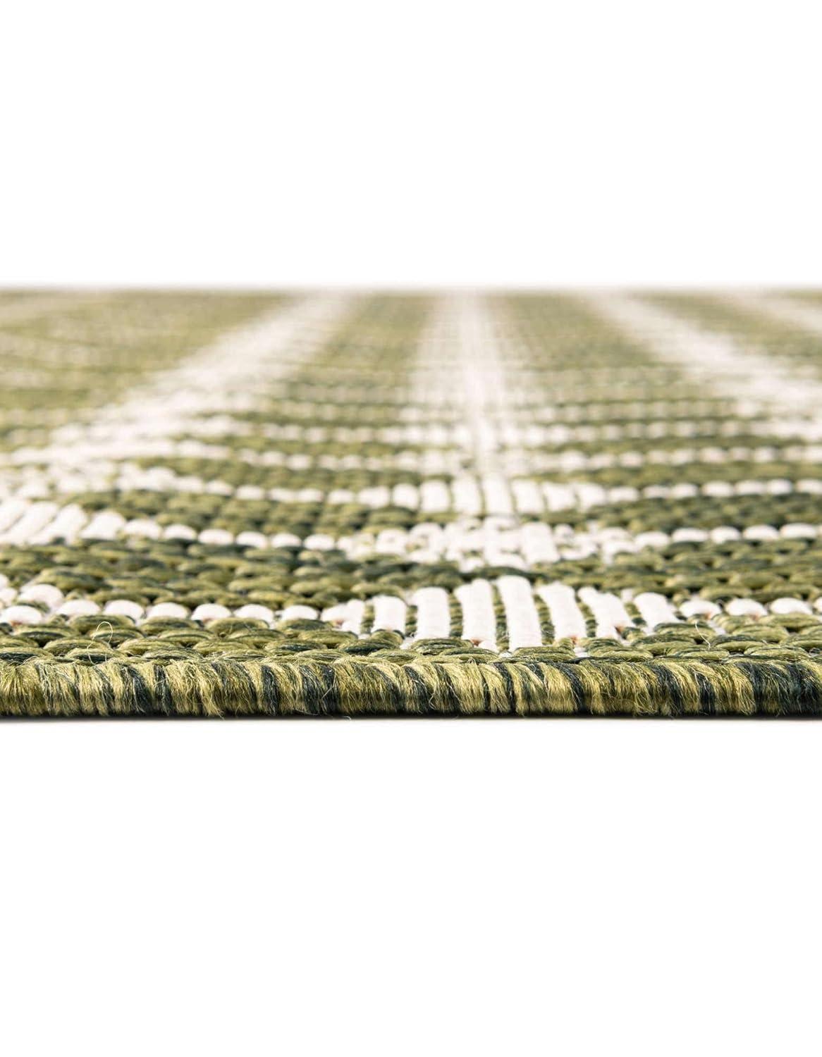 Unique Loom 2' 2 x 3' 0 Indoor Outdoor Trellis Green Area Rug