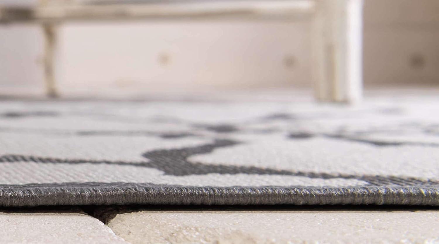 Gray Rectangular Stain-Resistant Synthetic Outdoor Rug, 3x5 ft
