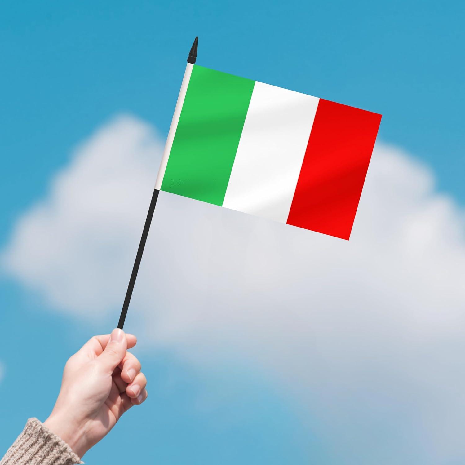 Italy Flags Italian Desk Flag Set Small Mini Italy Table Office Flag with 13" Black Pole, Black Base and Spear Top,Miniature Italian Deluxe Desktop Flag, Home Decoration, Office Decoration, Festival Celebrations(12 Pack )