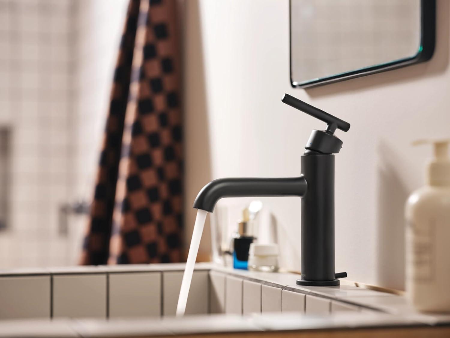 Gibson Single Hole Bathroom Faucet with Drain Assembly