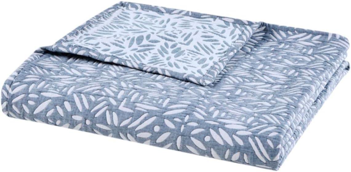 Madison Park Signature Madison Park Signature Harmony Oversized Reversible Matelasse Quilt Set with Throw Pillow