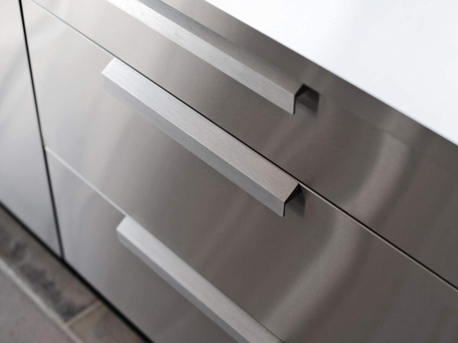 Outdoor Kitchen Classic 32In 3-Drawer Cabinet