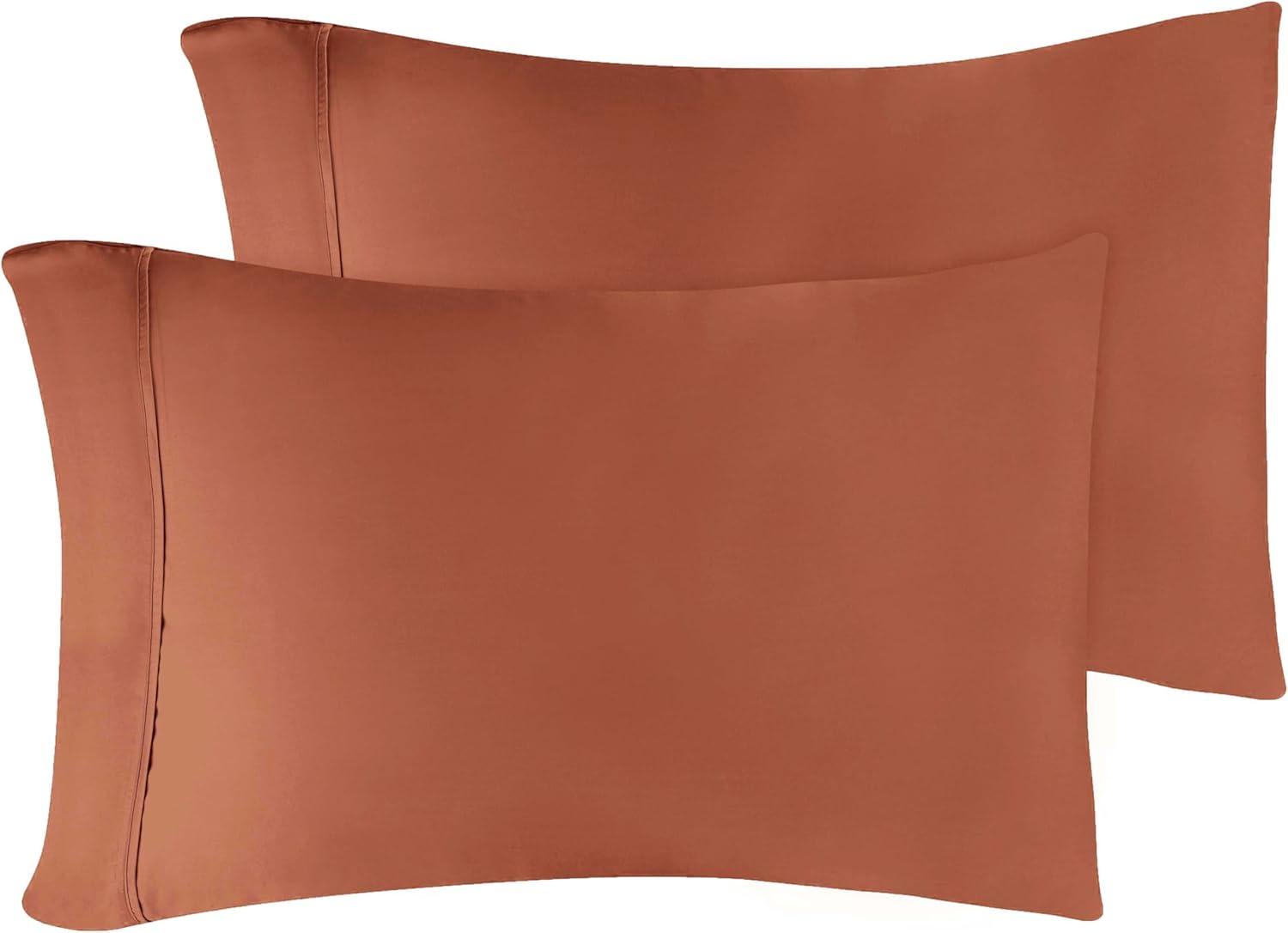 Superior Egyptian Cotton 300 Thread Count Solid Pillowcases (Set of 2)