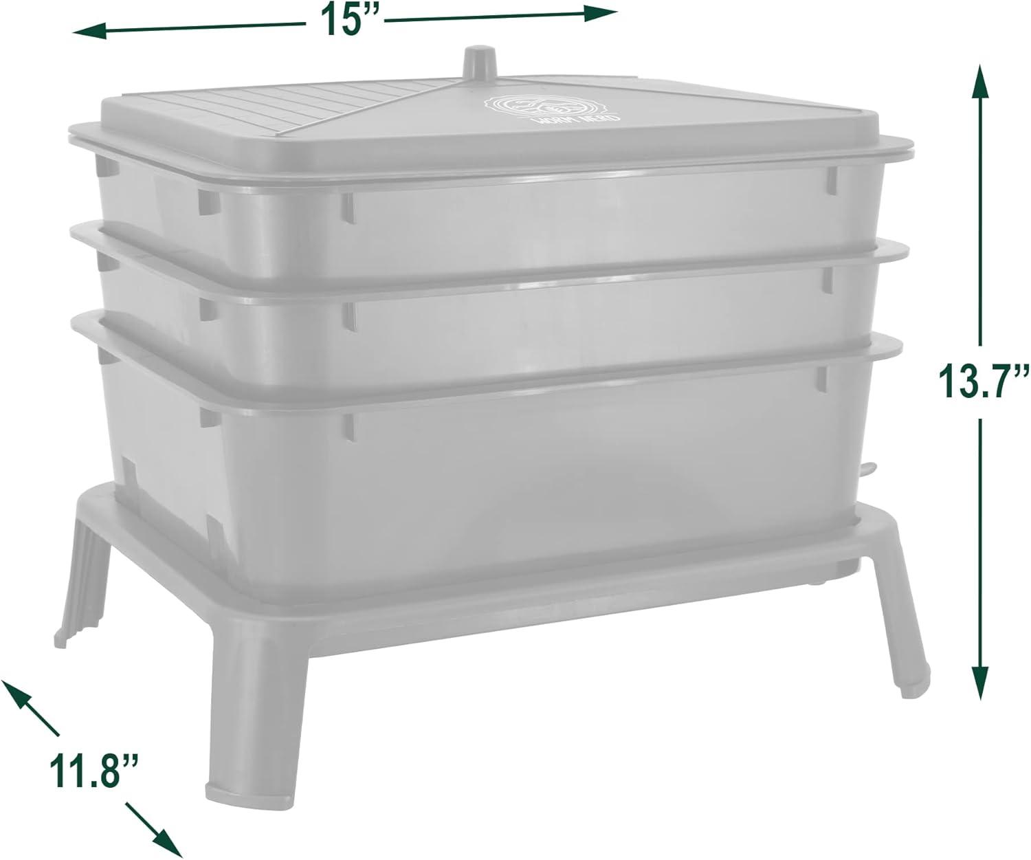 7.9 Gallons Plastic Worm Bin with Latching Lid