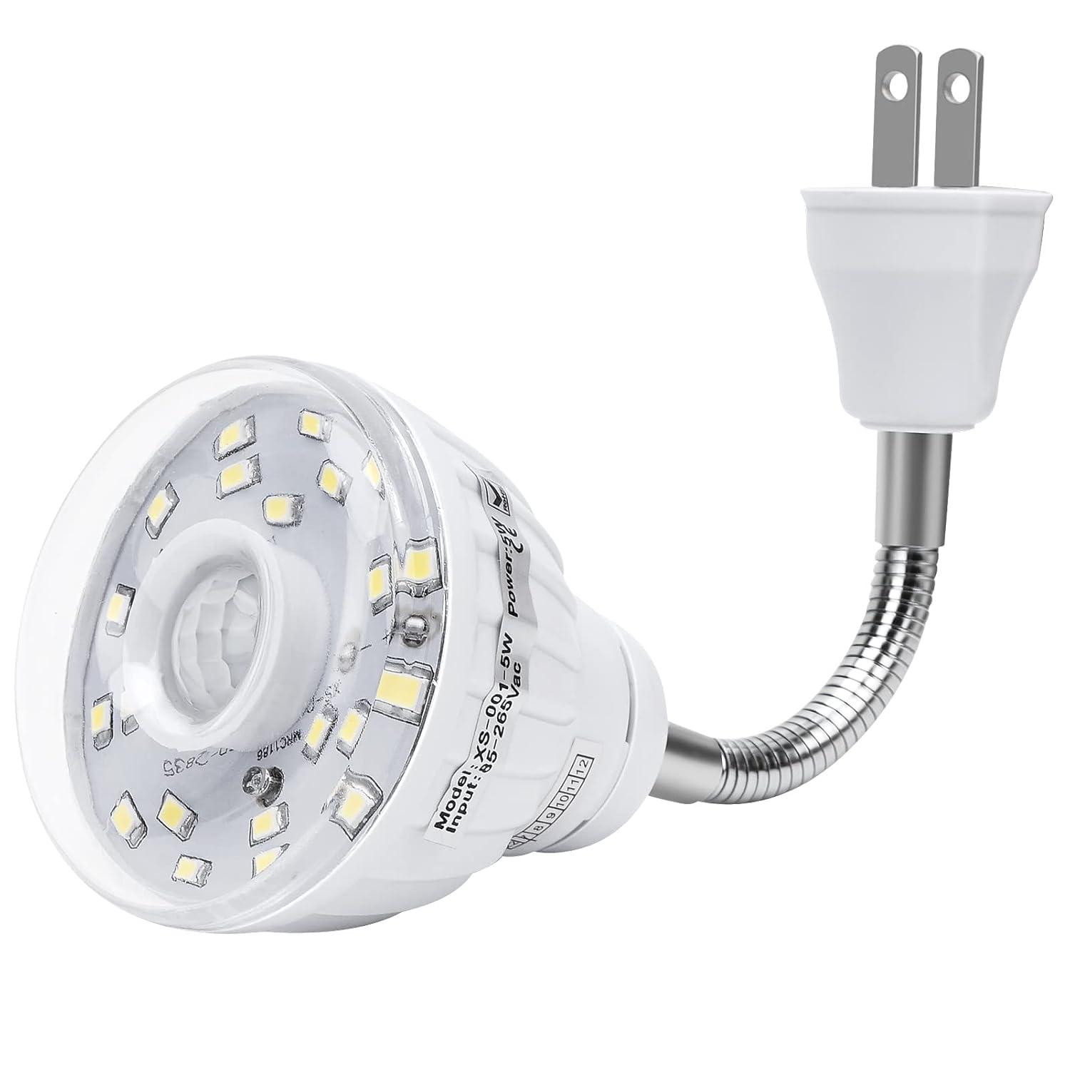 Plug in Motion Sensor Night Light Indoor, PIR Infrared Motion-Activated LED Night Light for AC Outlet,Dusk to Dawn Sensor Smartlight,360° Directional Rotating for Garage Stairway, 5W White