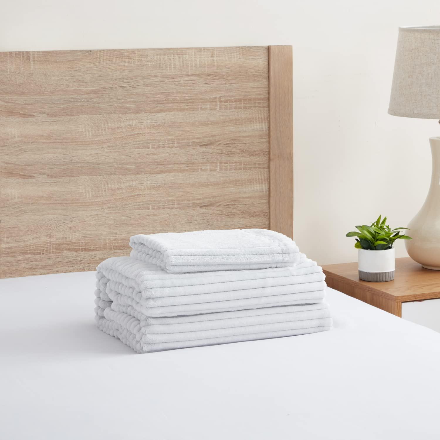 Nestl Premium Flannel Duvet Cover Set, 2 PC Reversible Twin Comforter Cover Set with Zipper Closure & Pillow Shams - Black & White