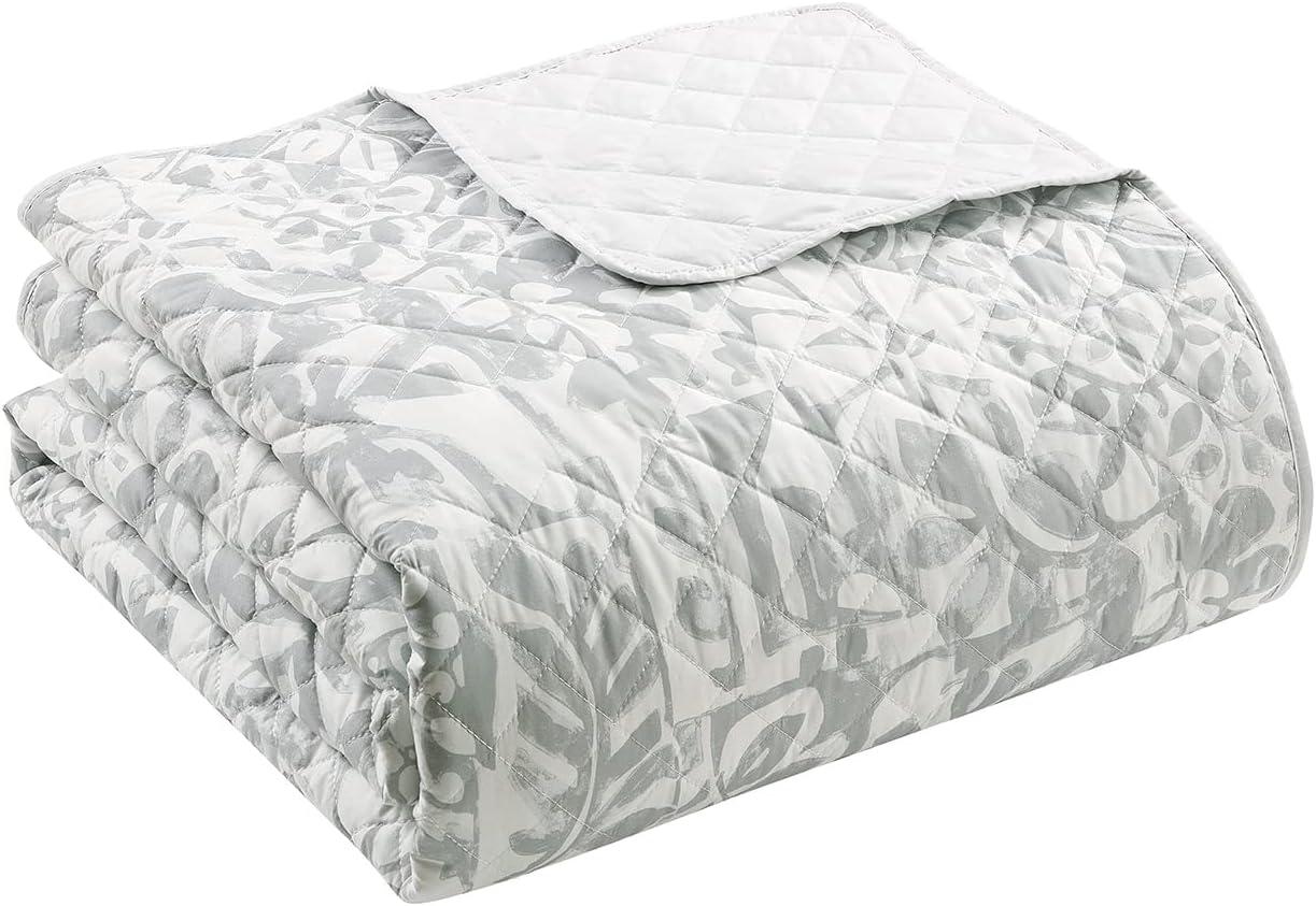 VCNY Tufted Boho Abstract Floral Reversible Quilt Set Gray