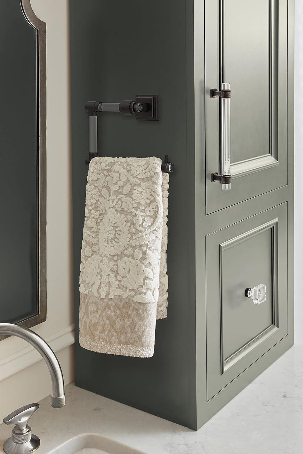 Glacio 1 3/8" Length Square Knob