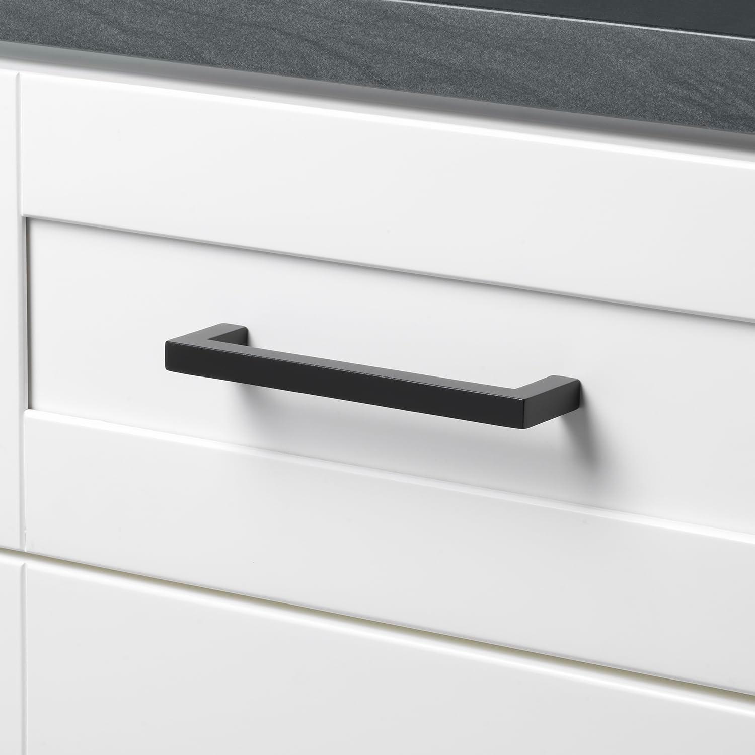 Kingston Collection Solid Square Bar Pull