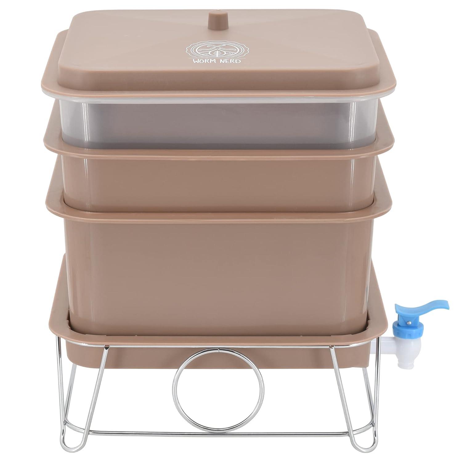 Arcadia Garden Products 4 Gallons Plastic Worm Bin with Latching Lid