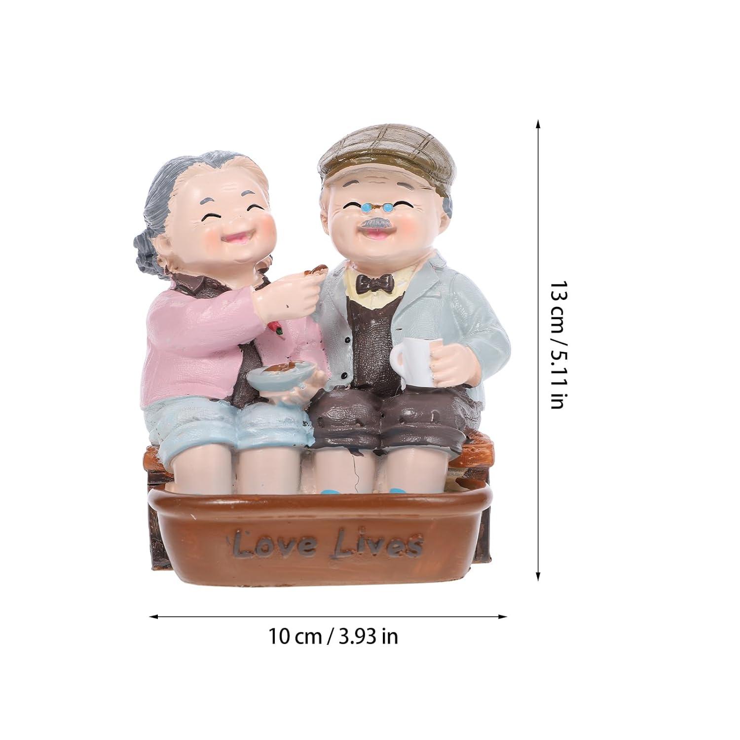 Loving Elderly Couple Figurines Husband and Wife Wedding Car Statue Grandparents Parents Figure Valentines Day Resin Statue Miniature Figurines Grandparents Parents Statue Home Decoration