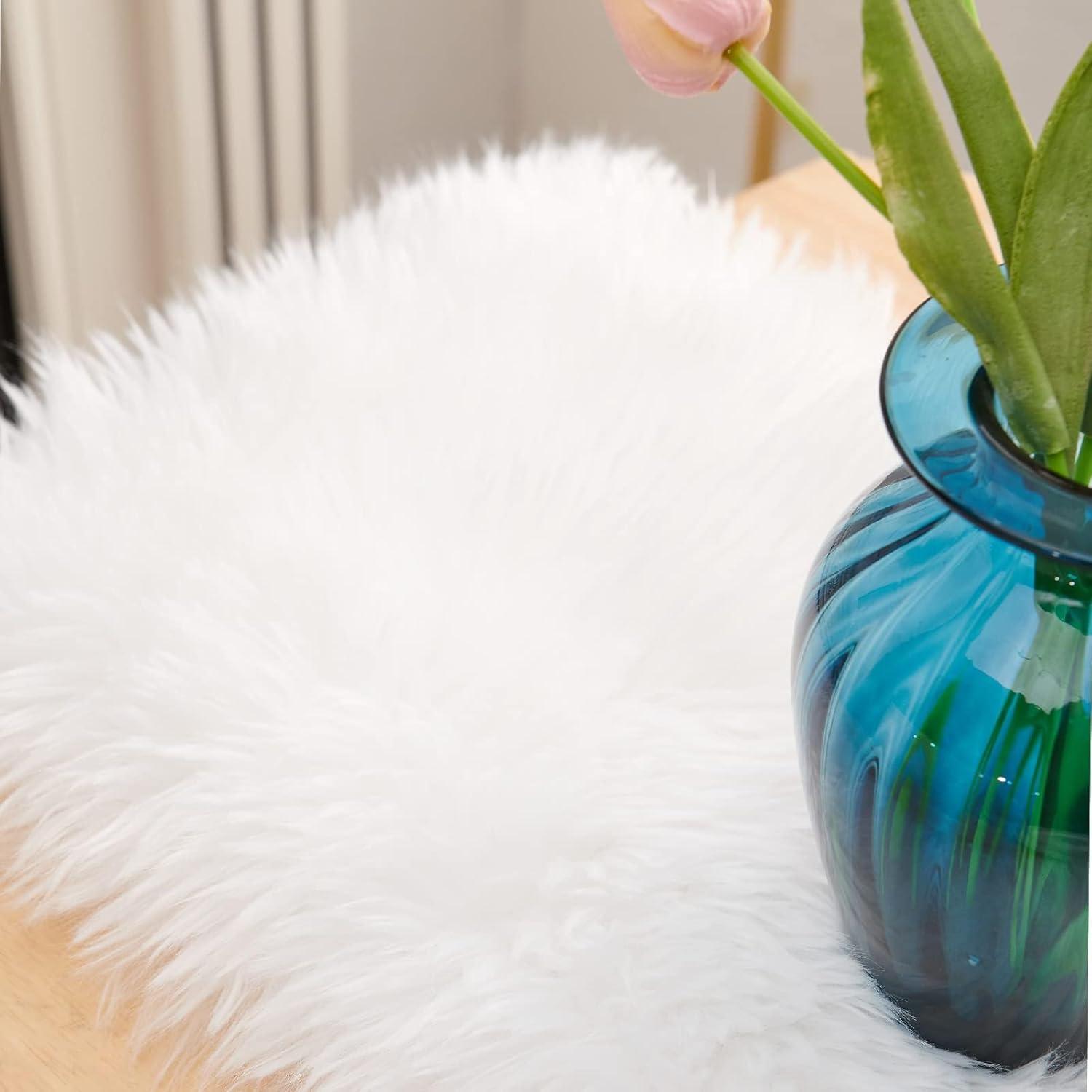 Modern White Faux Fur Polyester Table Runner