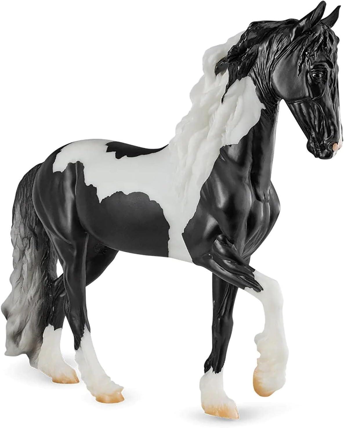 Breyer Animal Creations Breyer Traditional 1:9 Scale Model Horse | Battlefield Angle HP