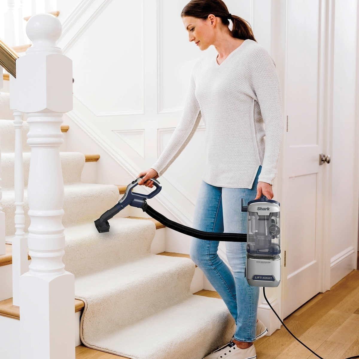 Restored Shark UV900 Pet Performance Plus Lift-Away Upright Vaccum - (Refurbished)