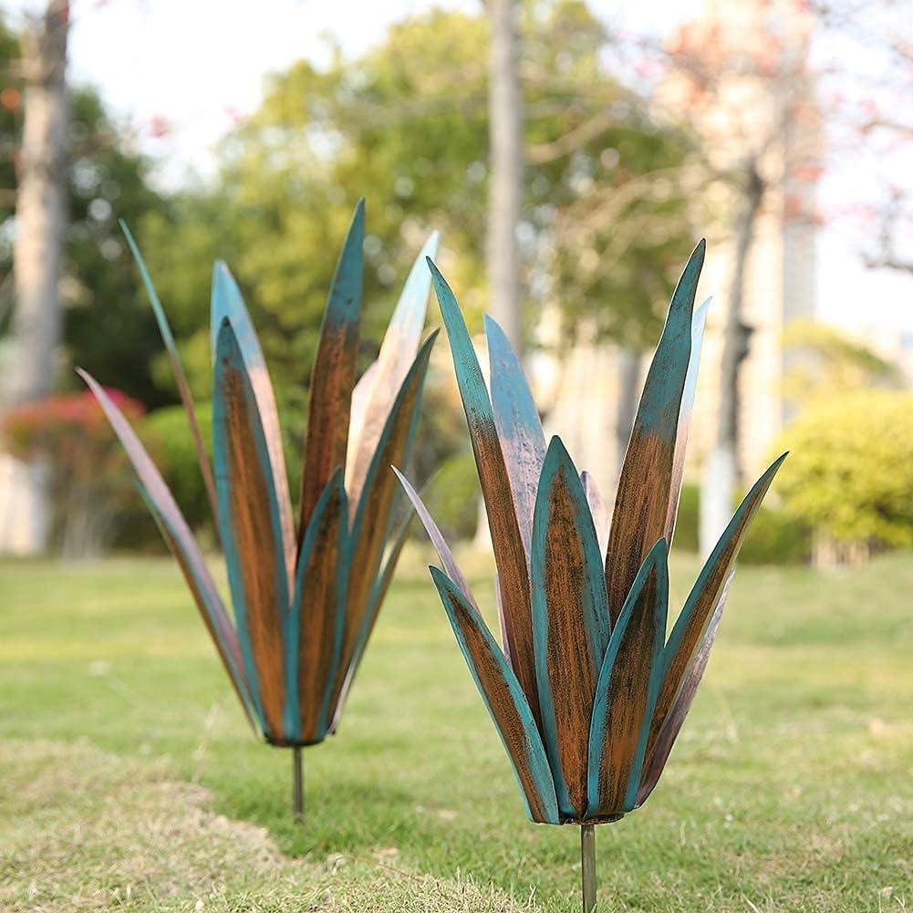 Metal Agave Plants, 2 Pack Big Tequila Rustic Sculpture, Rustic Metal Agave Plants Lawn Ornaments, for Yard Stakes, Garden Figurines, Outdoor Patio (2 PCS Colorful)