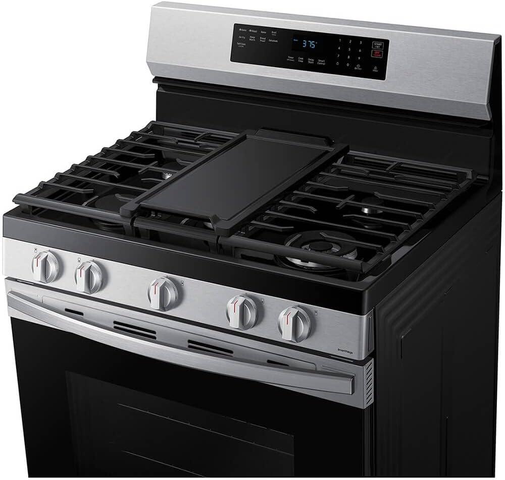 6.0 cu. ft. Smart Freestanding Gas Range with Integrated Griddle