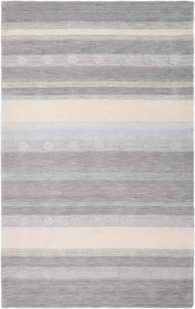 Safavieh Kids SFK801 Hand Loomed Indoor Accent Rug - Grey/Ivory - 3'x5' - Safavieh