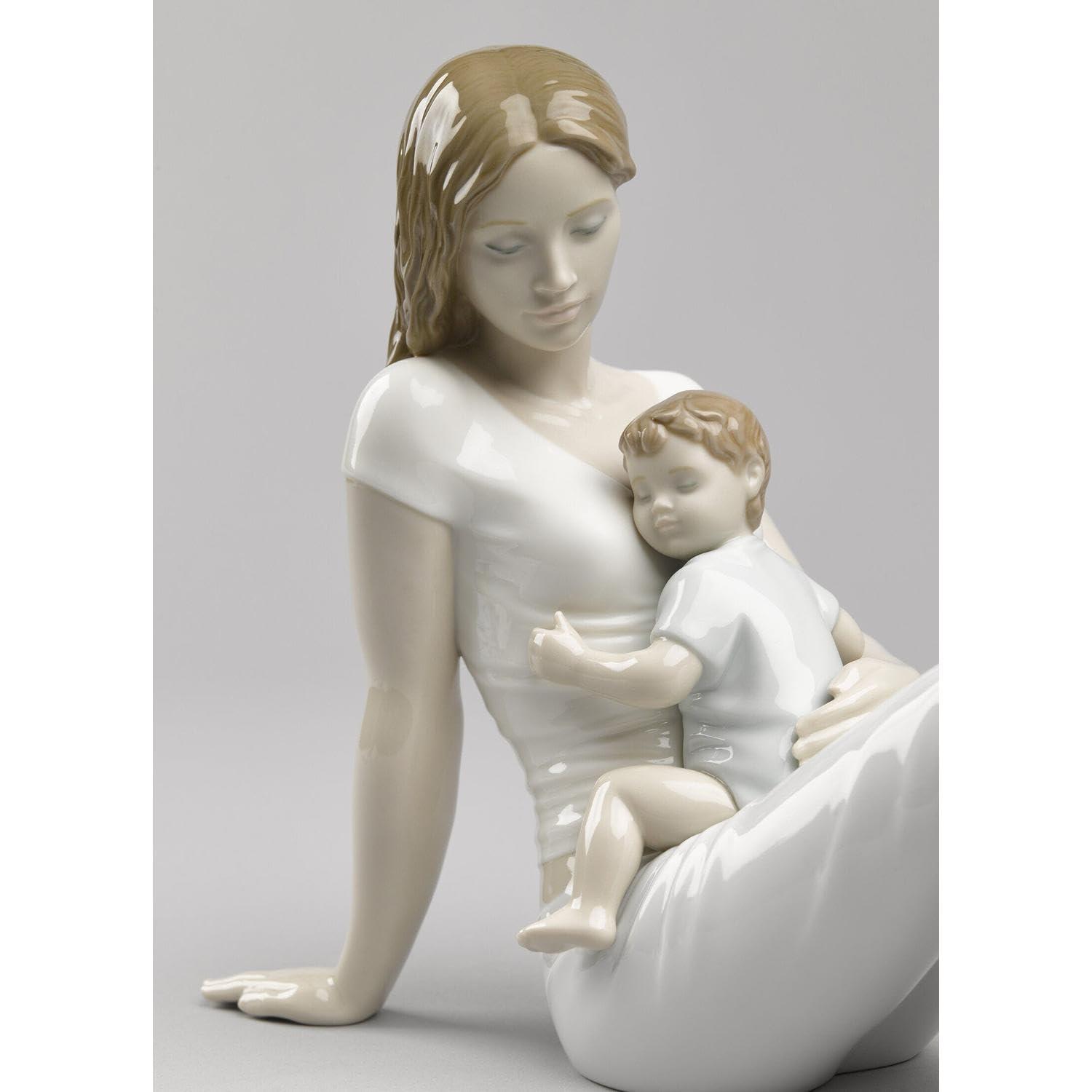 Lladro A Mother's Love Figurine