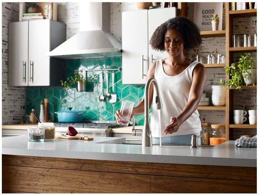 Moen Arlo One Handle Stainless Steel Motion Sensing Pull-Down Kitchen Faucet