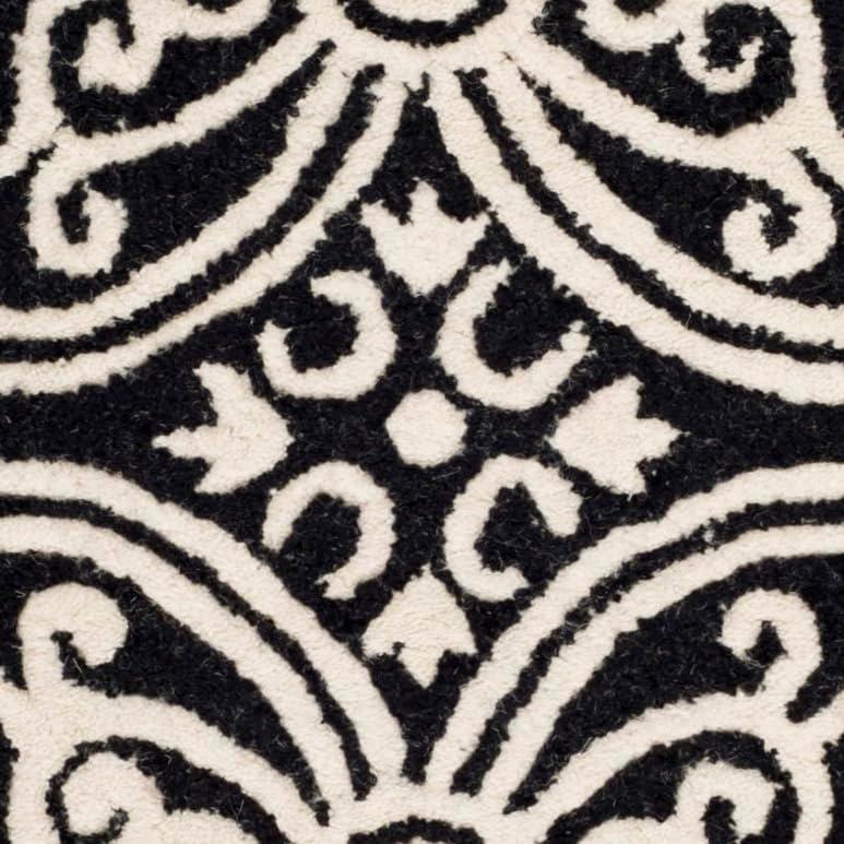 SAFAVIEH Cambridge Leslie Geometric Wool Area Rug, Black/Ivory, 6' x 9'