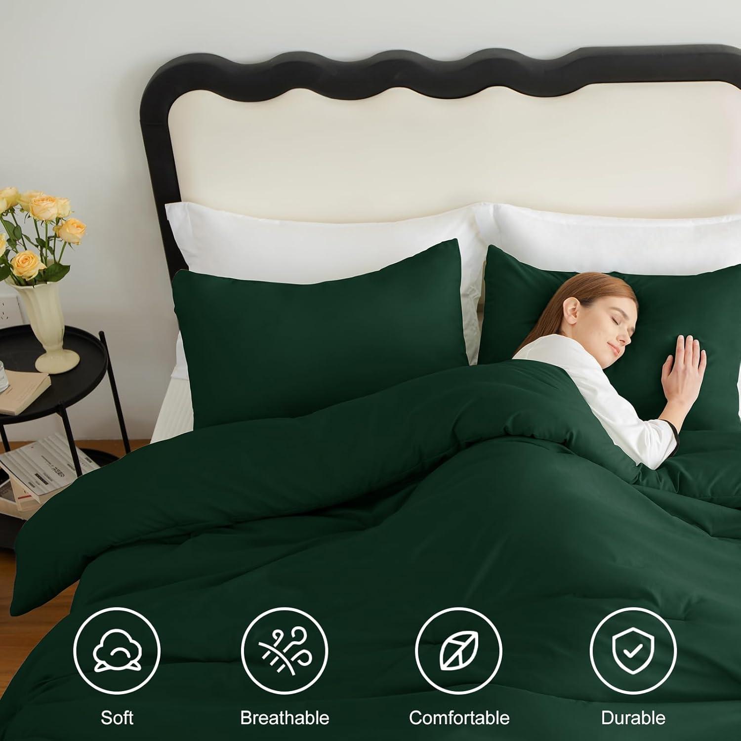 CozyLux Dark Emerald Green Queen Comforter Set, 3 Pieces Solid Breathable Quilted Bedding Sets, Luxury Fluffy Soft Bed Set with Down Alternative Comforter for All Season (1 Comforter & 2 Pillowcases)