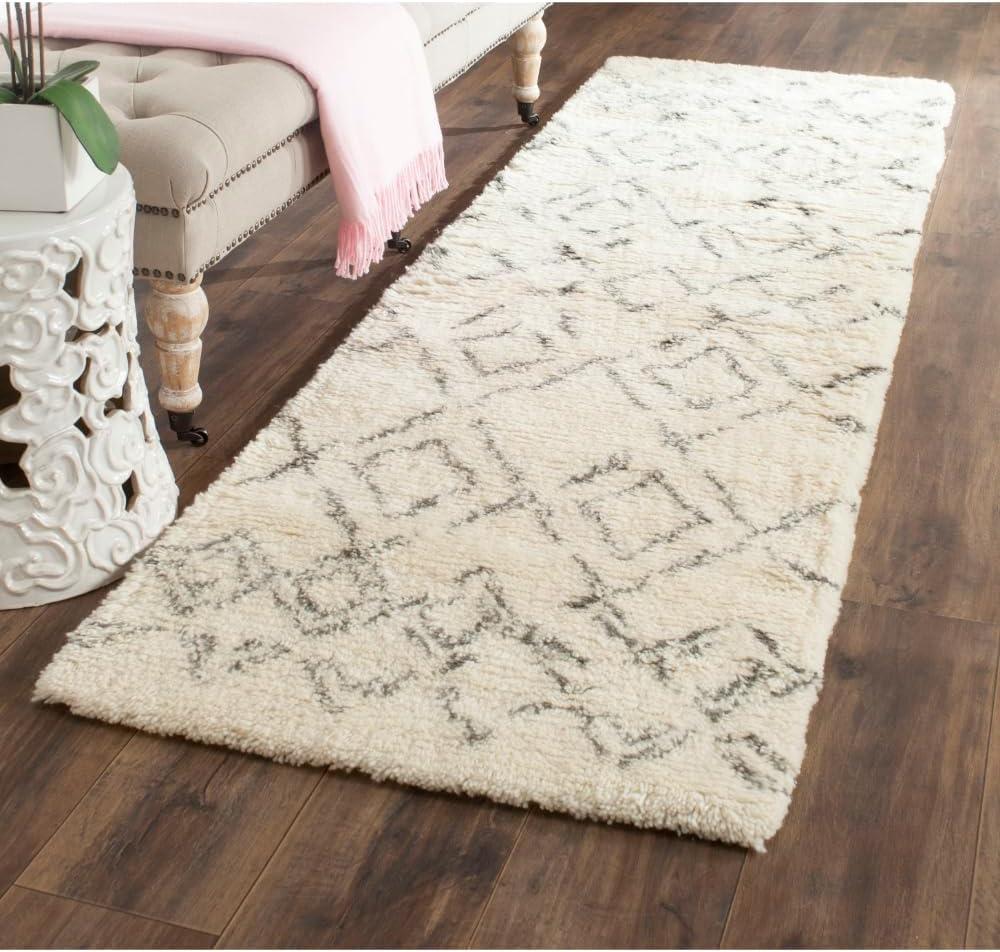 Casablanca CSB845 Hand Tufted Area Rug  - Safavieh