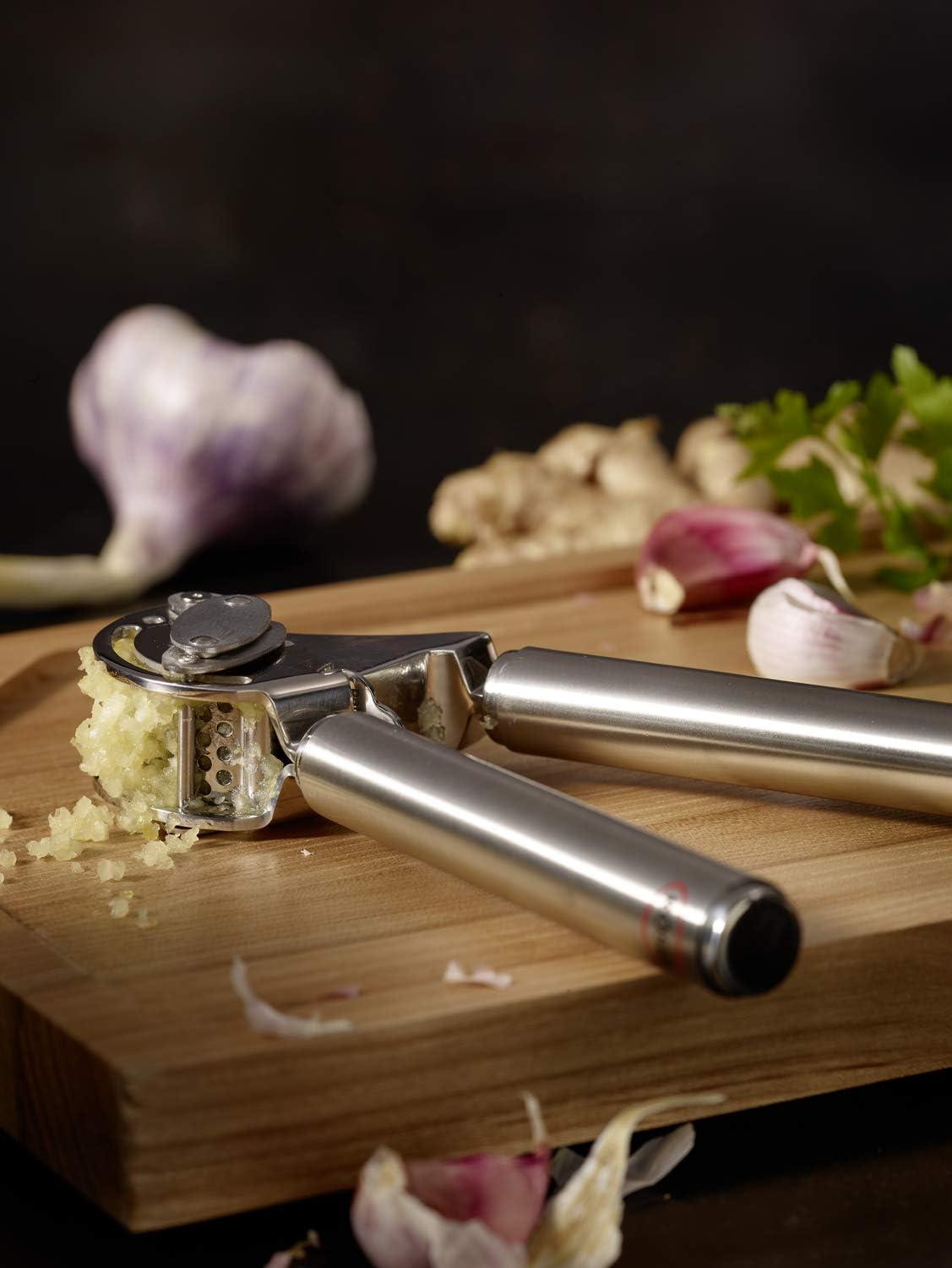 Garlic Press with Scraper