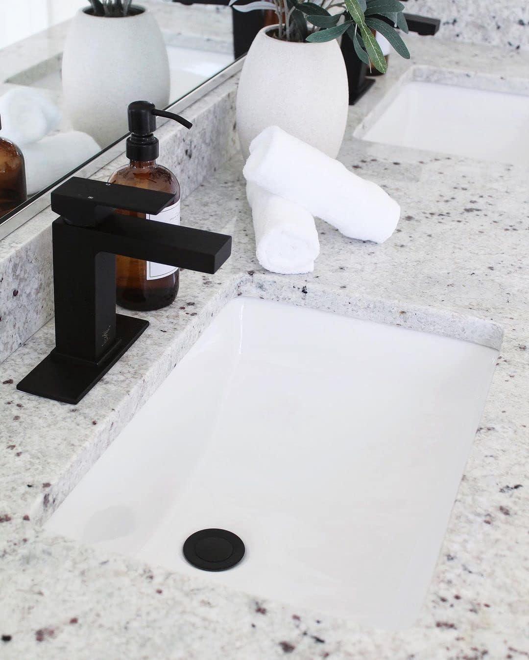 Single-handle Bathroom Faucet with Drain Assembly