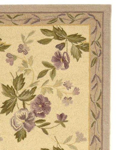 Safavieh Hand Hooked Wool Pile Floral Rug