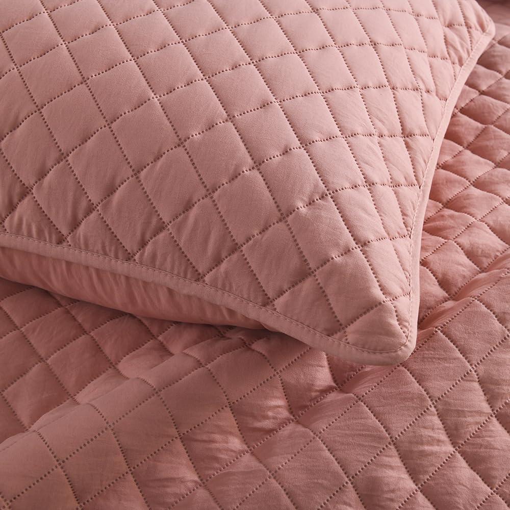 Queen Pink Diamond Pattern Microfiber Bed in a Bag Set