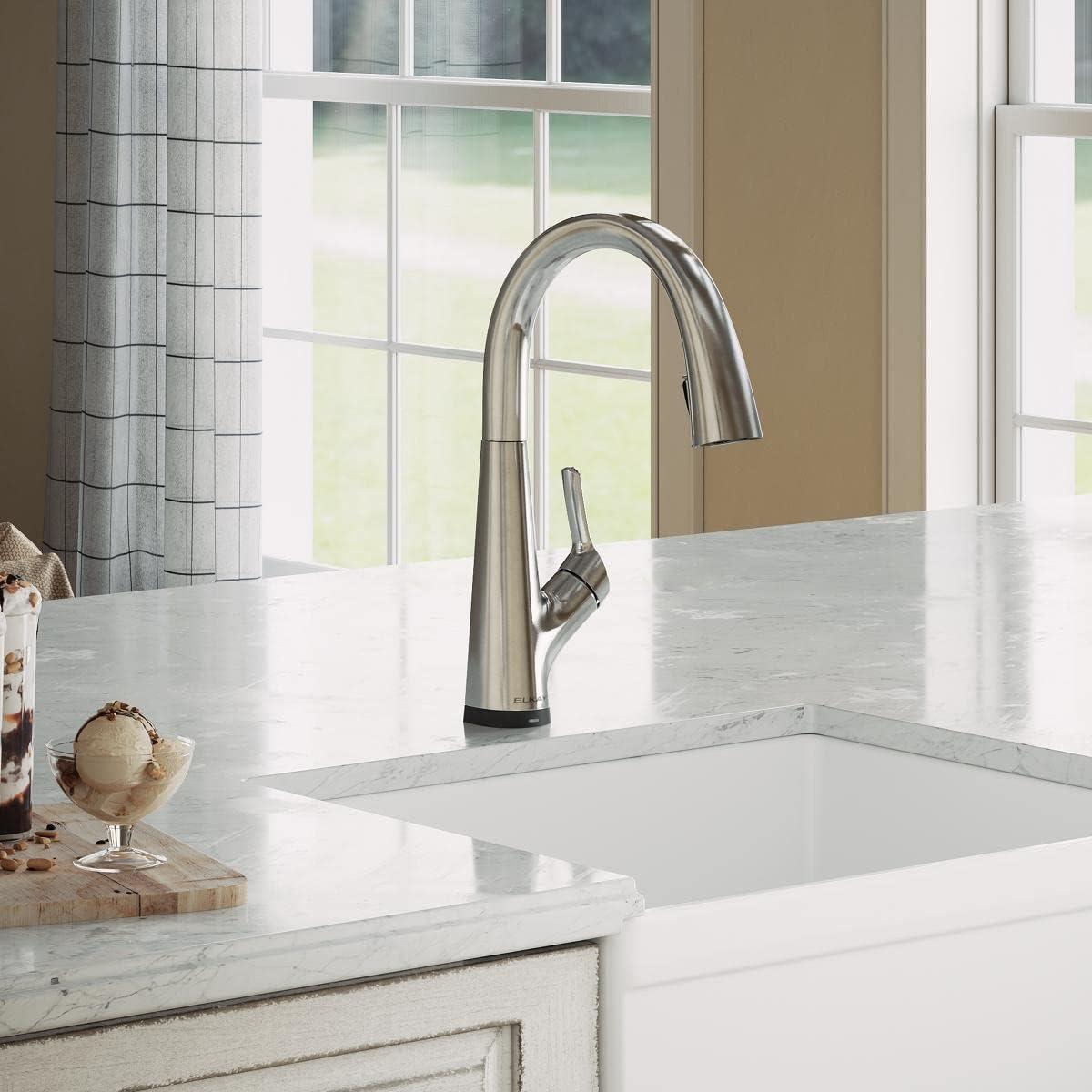 Avado Pull Down Single Handle Kitchen Faucet