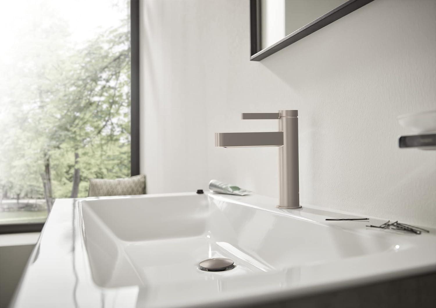 Finoris Single-Hole Faucet with Pop-Up Drain