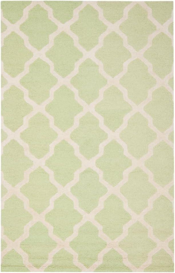 Handmade Light Green and Ivory Wool Trellis Area Rug, 5' x 8'