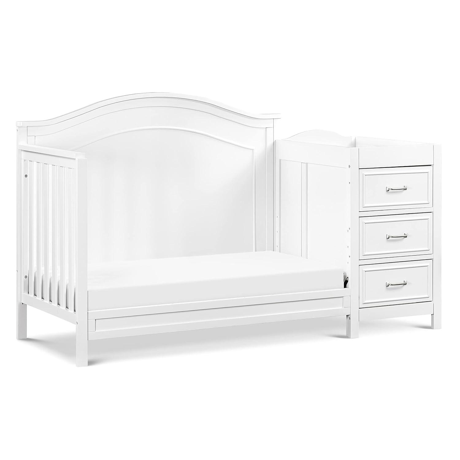 daVinci Charlie 4-in-1 Convertible Crib and Changer with Storage