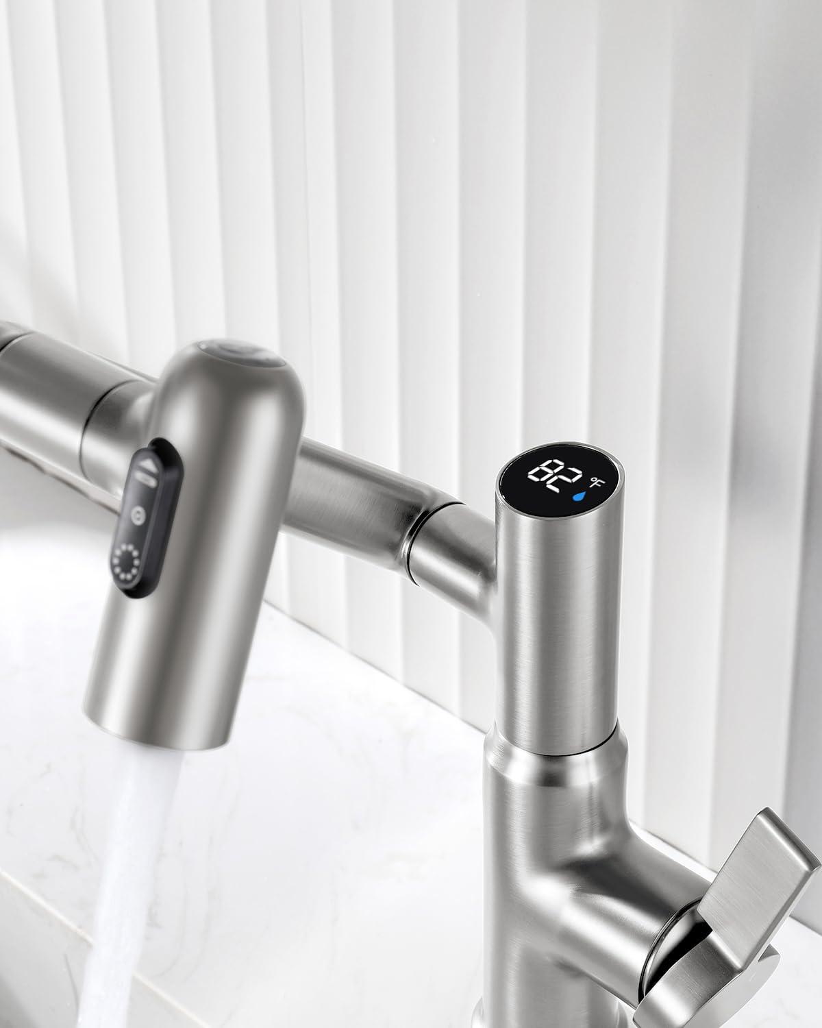 Lefton Rotatable Single Hole Bathroom Faucet with Temperature Display BF2204