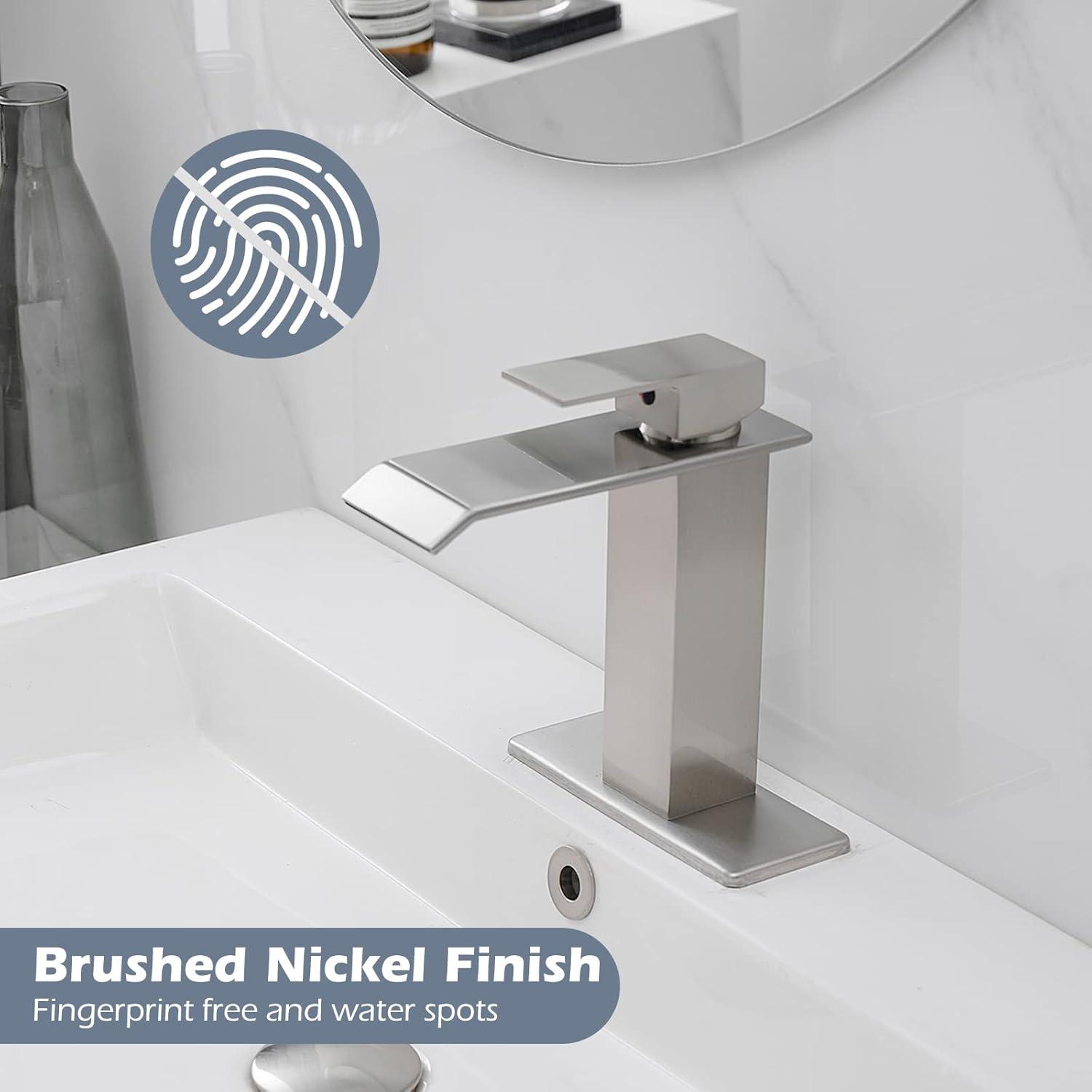 Single-Hole Single-handle Bathroom Faucet with Drain Assembly