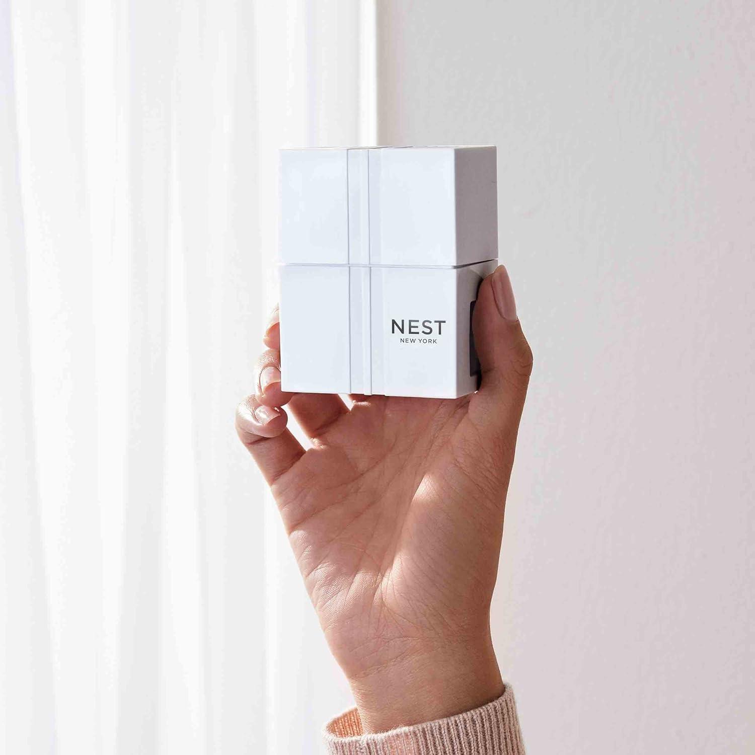 Nest Fragrances Wall Diffuser Festive Set