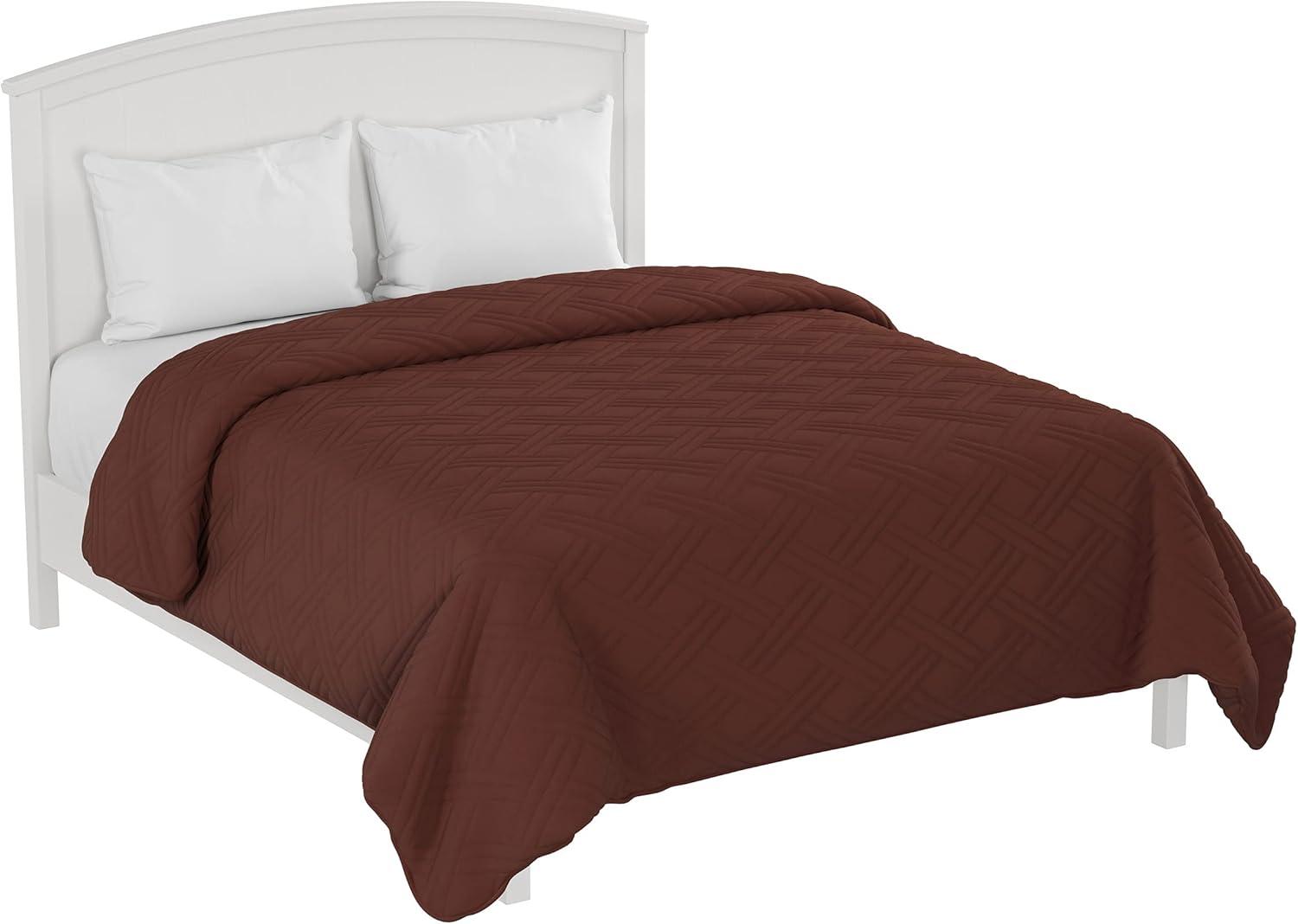 Lavish Home Solid Color Bed Quilt