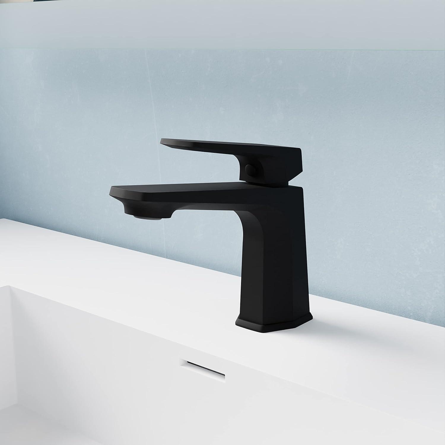 Single-Hole Single-handle Bathroom Faucet with Drain Assembly