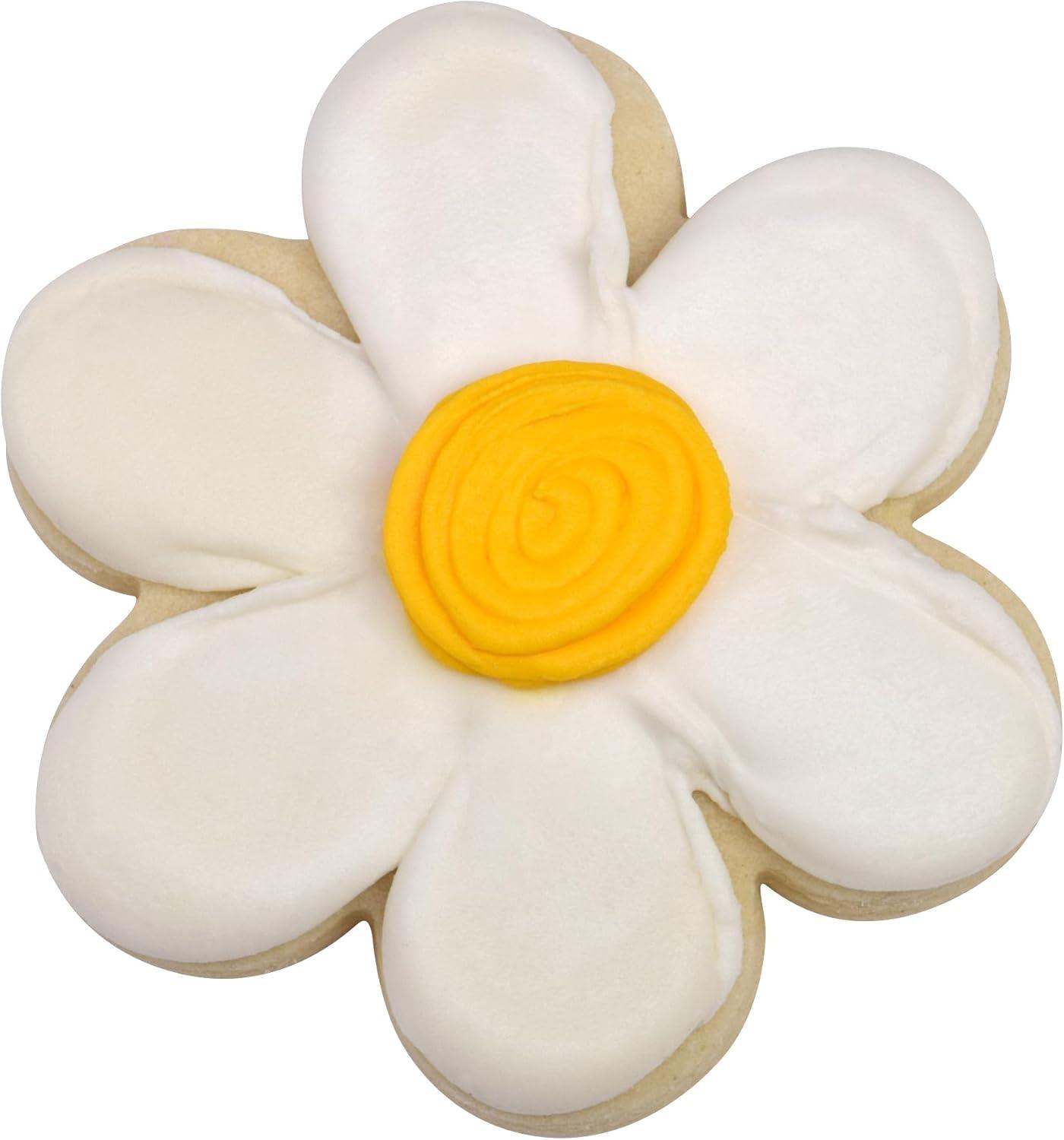 R&M International Scalloped Cookie and Biscuit Cutters, Assorted Sizes, 6-Piece Set