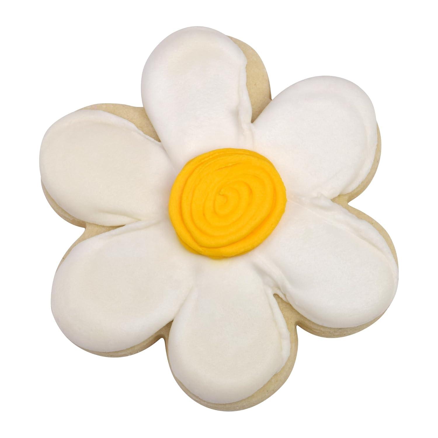 R&M International Scalloped Cookie and Biscuit Cutters, Assorted Sizes, 6-Piece Set